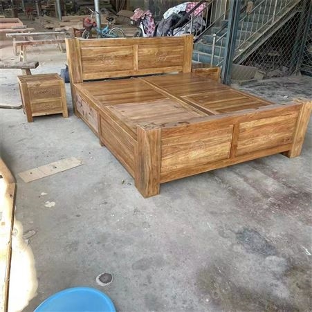 民宿卧式老榆木家具做旧实木箱体床 木质细腻 造型美观